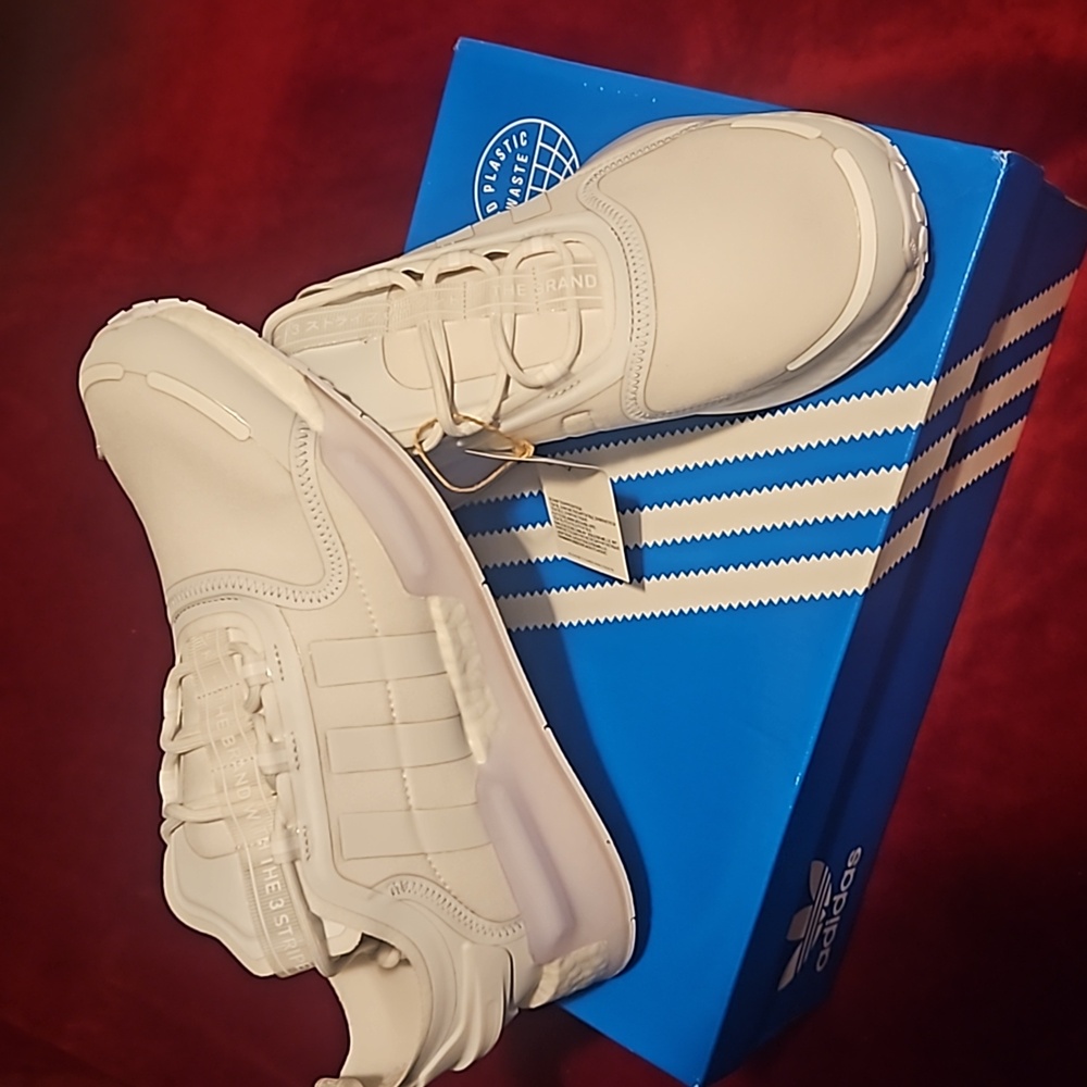 Bnwb white nmd v3 triple white